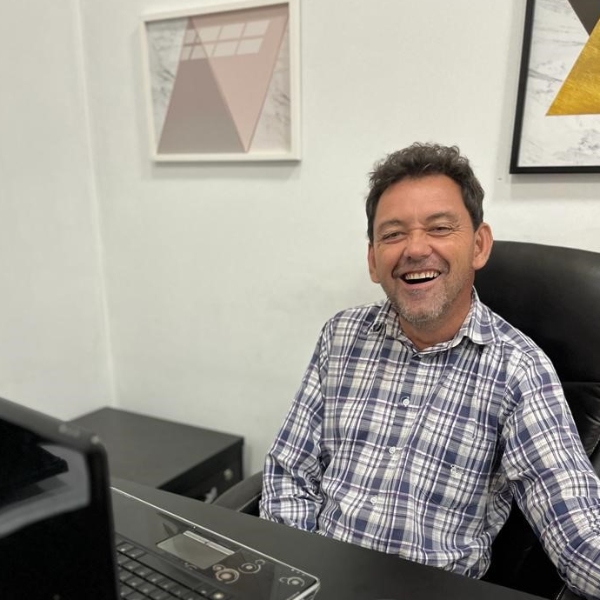 Dr. Adinilson Marins dos Santos