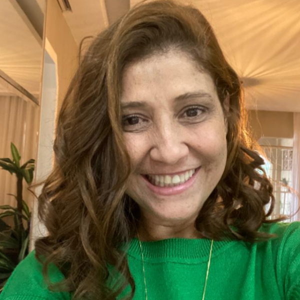 Profa. Alexandra de Souza Silva dos Santos