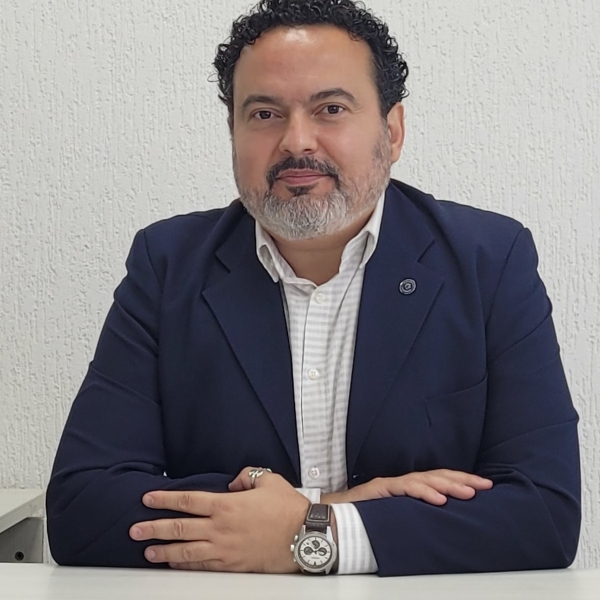 Dr. Edgilson Tavares De Araújo