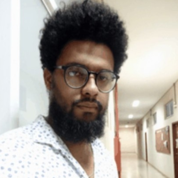 Prof. Vinicius Aguiar