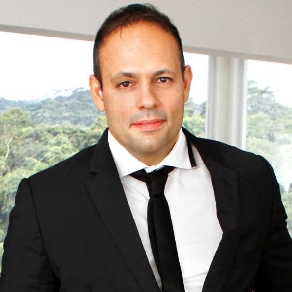 Mauro Schiavi - Juiz do Trabalho