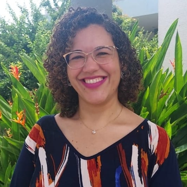 Fernanda Cristina Nunes Simião 