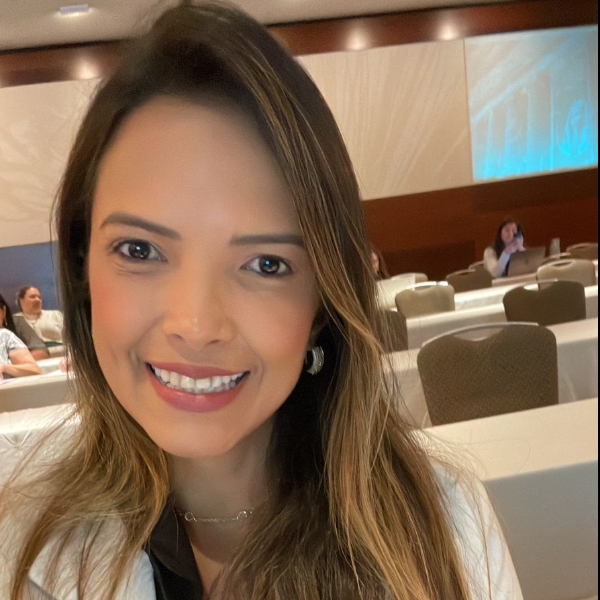 Hellen Carm de Lacerda Homem