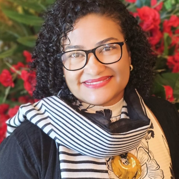 Drª. Isabel Oliveira