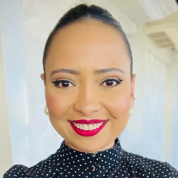  Adélia Caroline Felix Alves