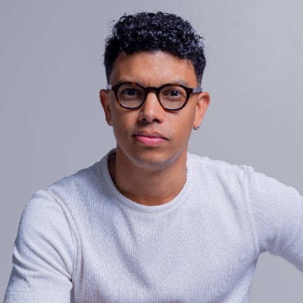 Carlyson Oliveira