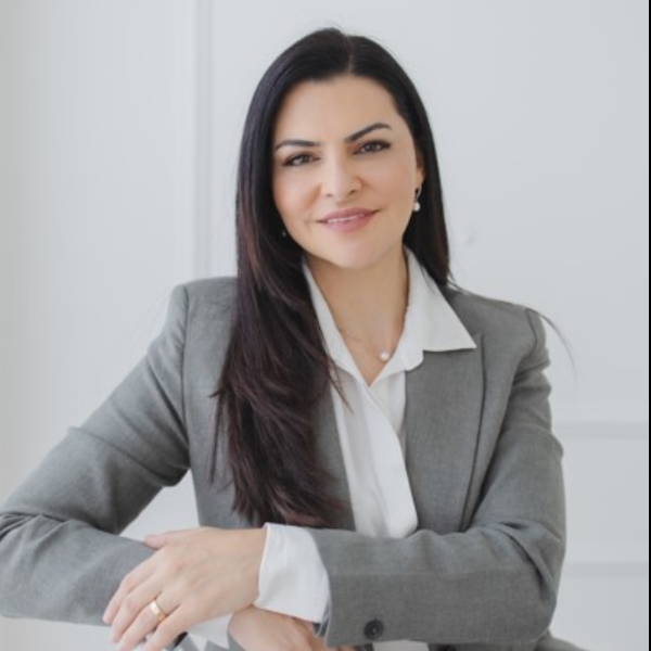 Profa. Dra. Juliana Alves de Sousa Caixeta