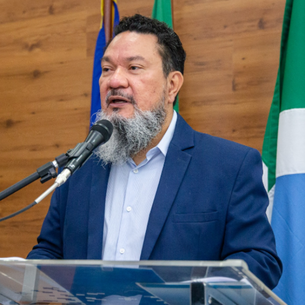 Dr. Ricardo José Senna