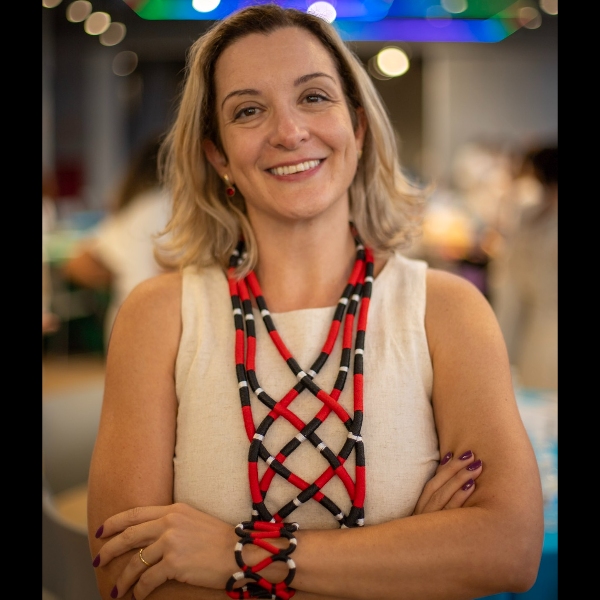 Dra. Fabiana da Mota Almeida Peroni - Grupo Mulheres do Brasil São Paulo