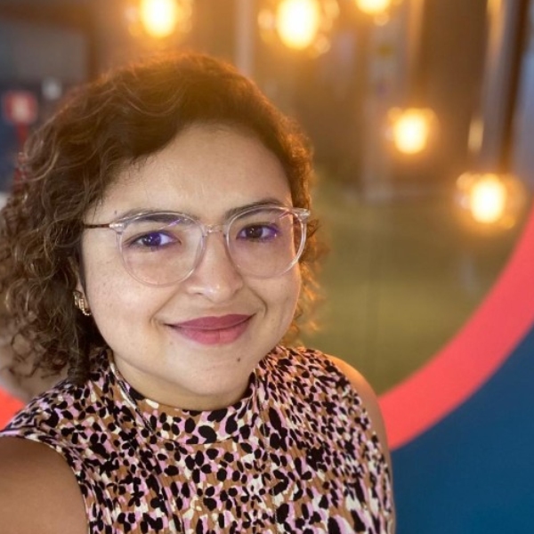 Aline Ayres