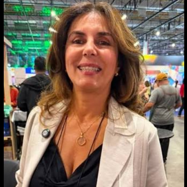 Dra Glória Brunetti (Líder Nacional do Comitê Saúde do Grupo Mulheres do Brasil)