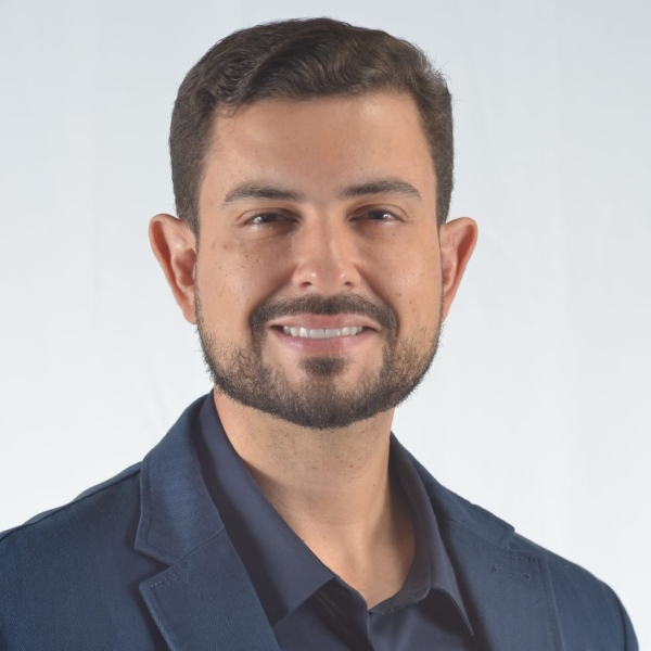 Dr. Fernando Cruvinel