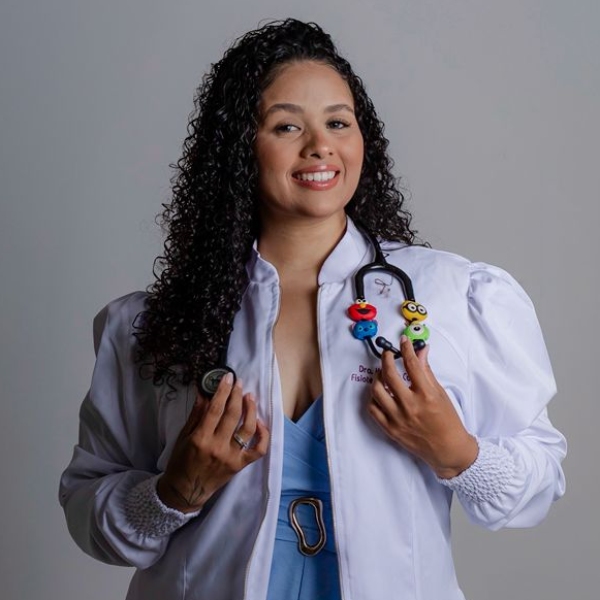 Dra. Kamylla Coelho Silva 