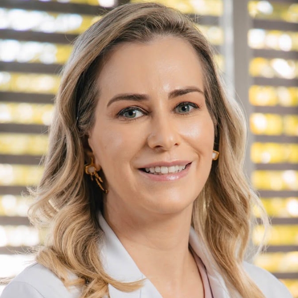 Dra. Adriana de Siqueira Carvalho Knabben