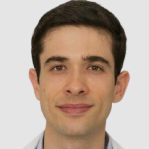 Dr. Gustavo Soldateli 