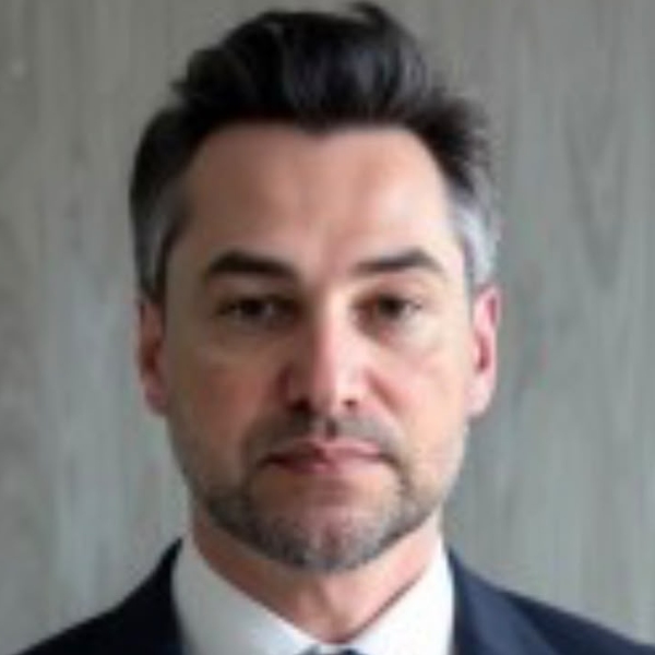 Dr. Marcos Paulo Guchert