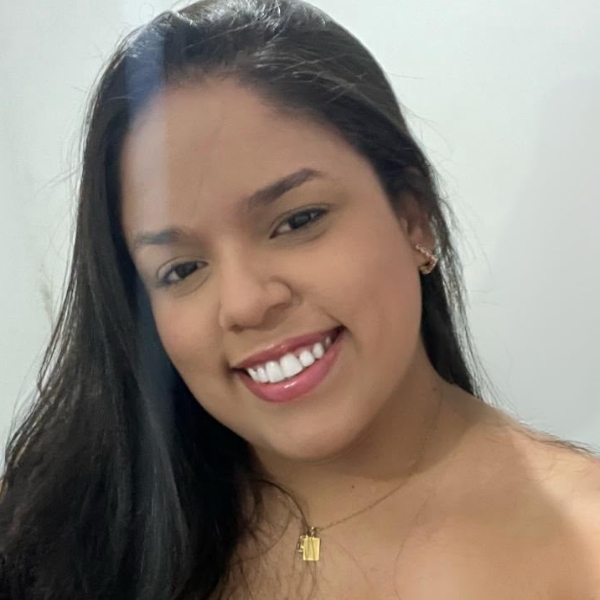 Leila Santos Oliveira Tavares
