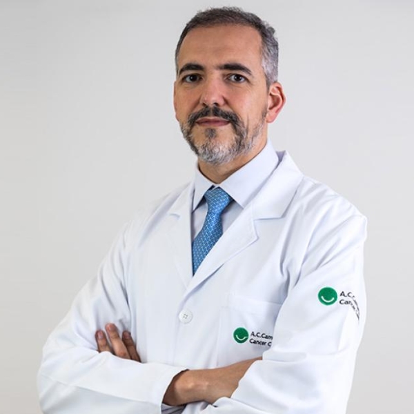 Dr. Ivan Leonardo Avelino 