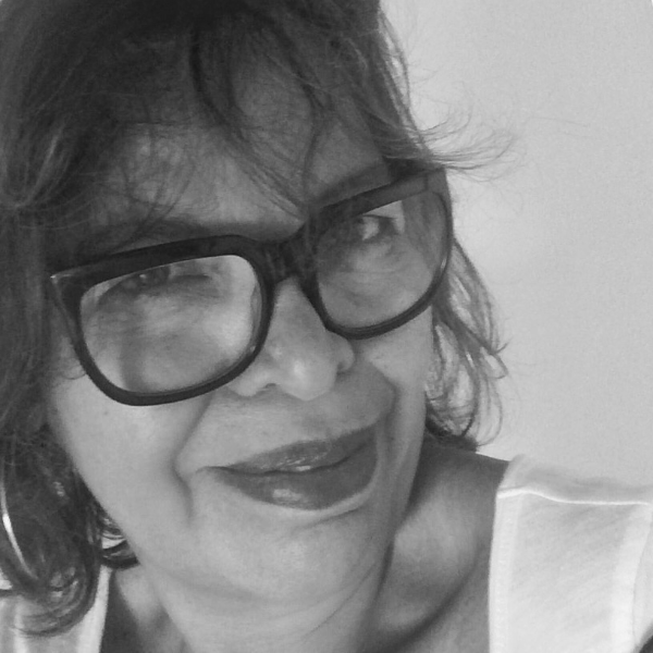 Profª. Drª. Rosangela Maria Guimarães Rosa