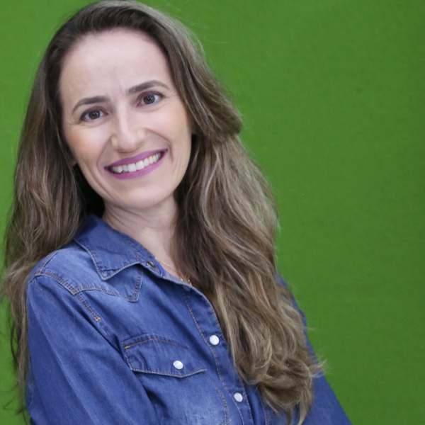 Profa. Dra. Karla Helena Coelho Vilaça