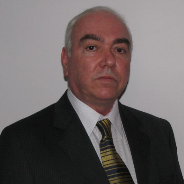 Prof. Dr. Clayton Franco Moraes