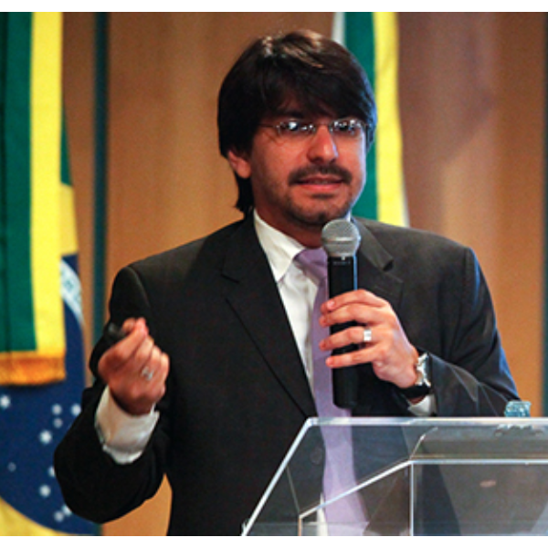 Dr. Caio Silva de Souza