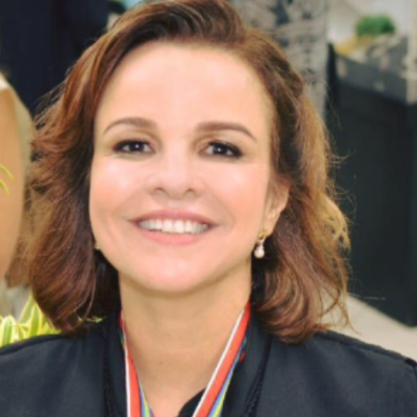 Inês Virgínia Prado Soares 