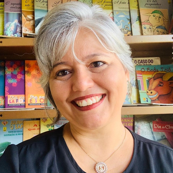 Profa. Ma. Sanyheire Irineu Araújo Rios (FACULDADE CDL)