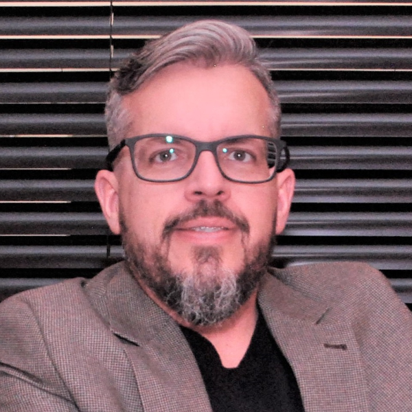 Tiziano Peres