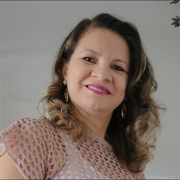 Neila Maria Oliveira Santana