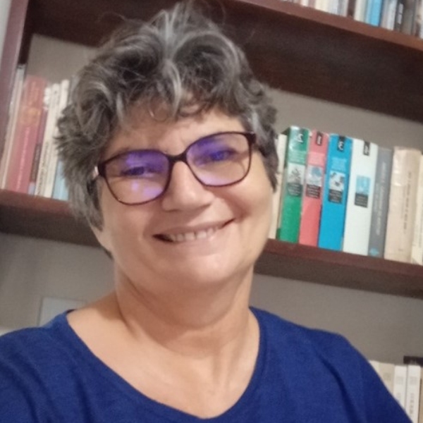 Profa. Dra. Júlia Constança Pereira Camêlo