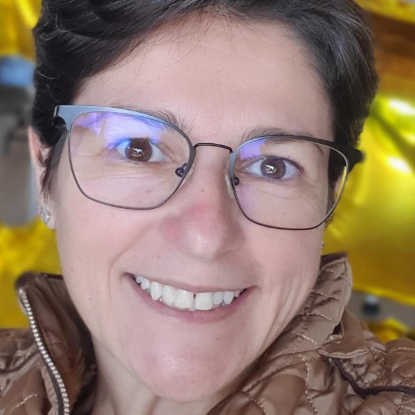 Maura Cristina dos Santos
