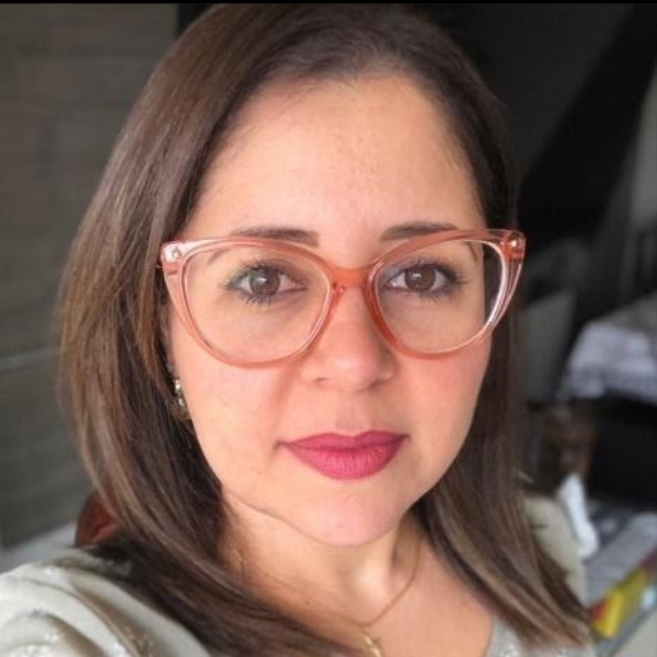 Profa. Dra. Nataly Santos