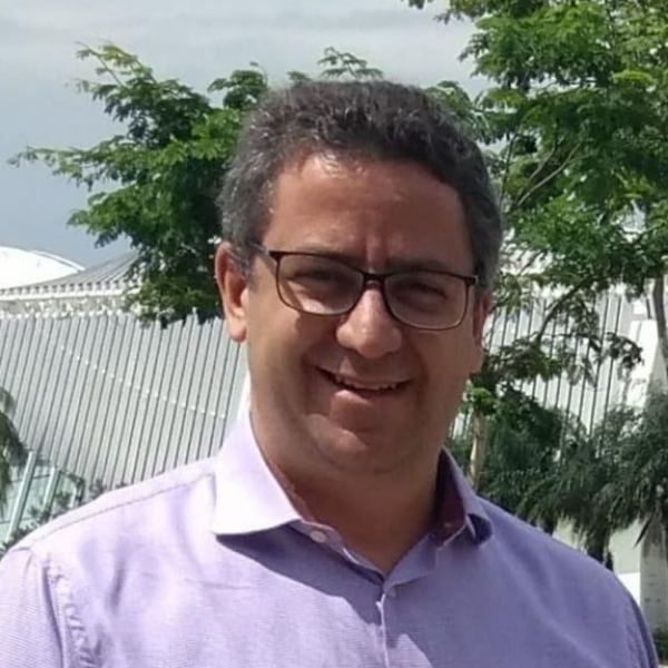 Prof. Dr. Thiago Salazar