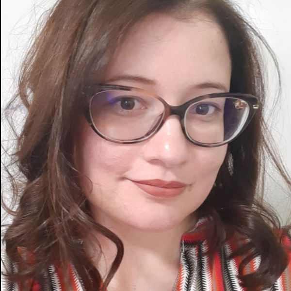 Profa. Dra. Katiuscia Cristina Santana (USP) - Ministrante do minicurso 2