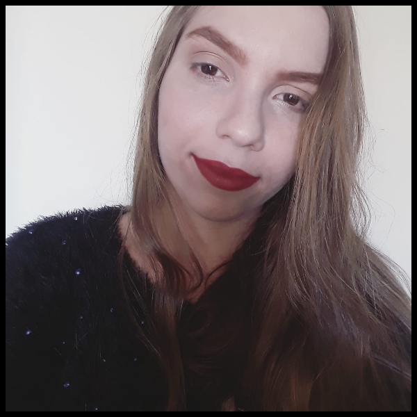 Profa. Natália Luczkiewicz da Silva (UNEAL) - Lançamento de livro