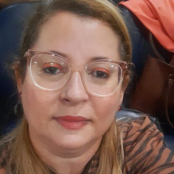 Elana de Abreu Cardoso Santos