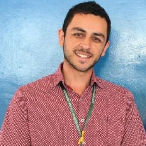 Dr. Lucas Eduardo de Oliveira Aparecido
