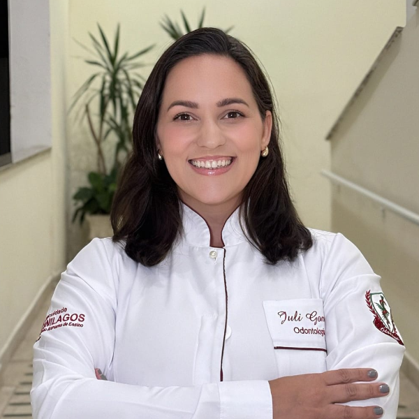 Juli Gomes - 8º Período