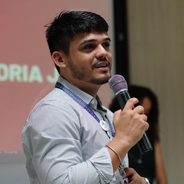 Professor Espec. Leonardo Cassiano Paiva de Assis 