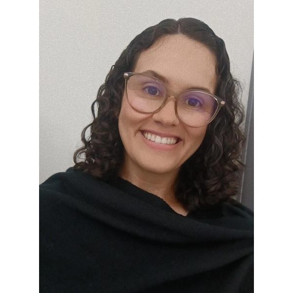 Emmily R. dos Santos (PPGLIN/UESB)