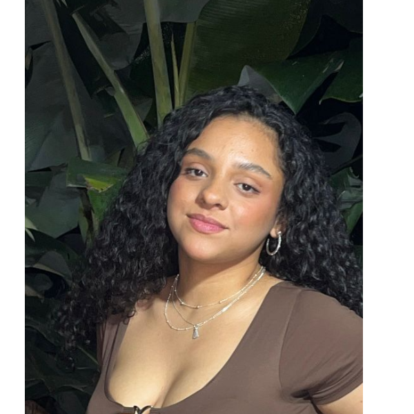 Maria Eduarda Souza Ribeiro (PPGLIN/UESB)