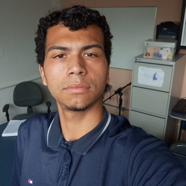 Yan Luz Oliveira (PPGLIN/UESB)