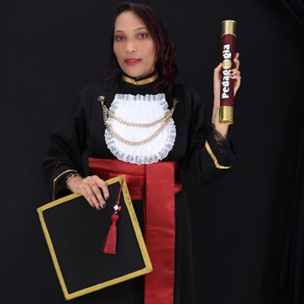Ana Cláudia Mendes Novais (UESB)